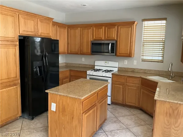 $2,200 | 769 Feather Ridge Drive, Henderson, NV 89052