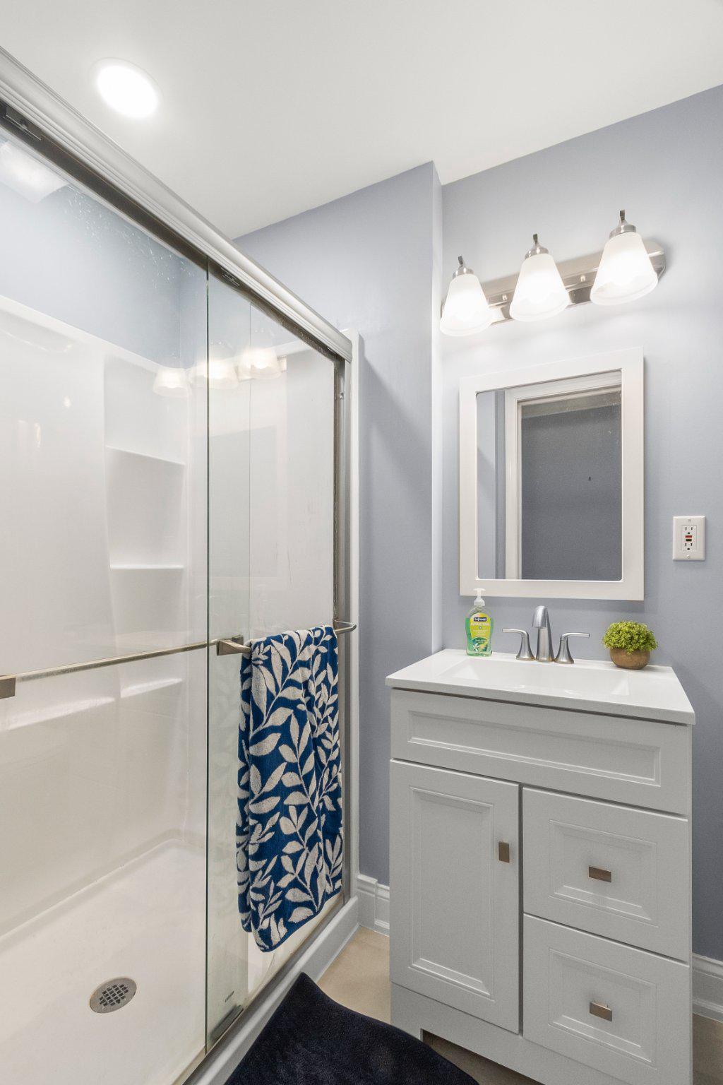 8 Slates End Newark, DE 19702 - Photo 31 of 54 a bathroom with a double vanity sink mirror and double