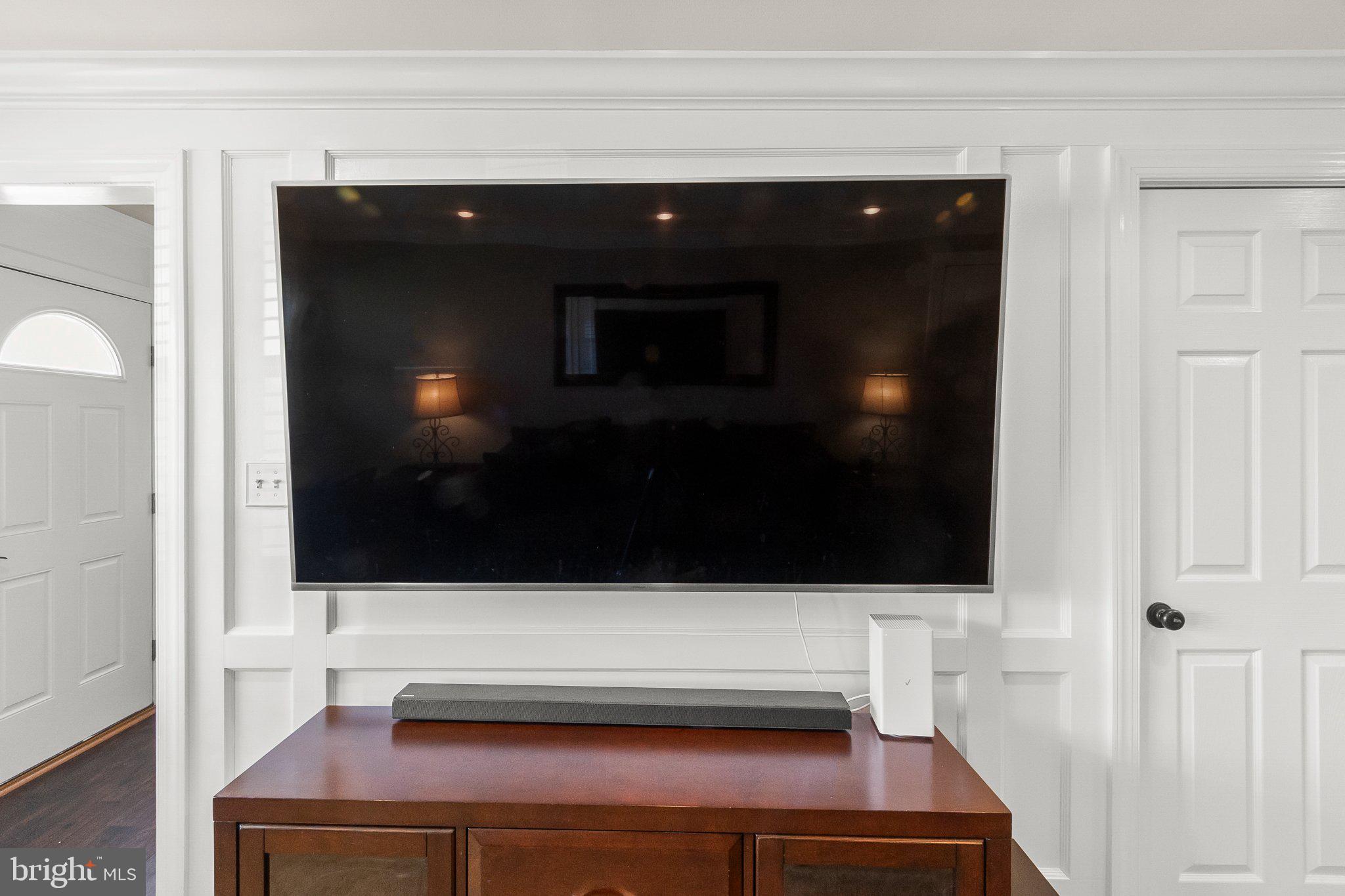 8 Slates End Newark, DE 19702 - Photo 35 of 54 a bathroom with a sink and a mirror