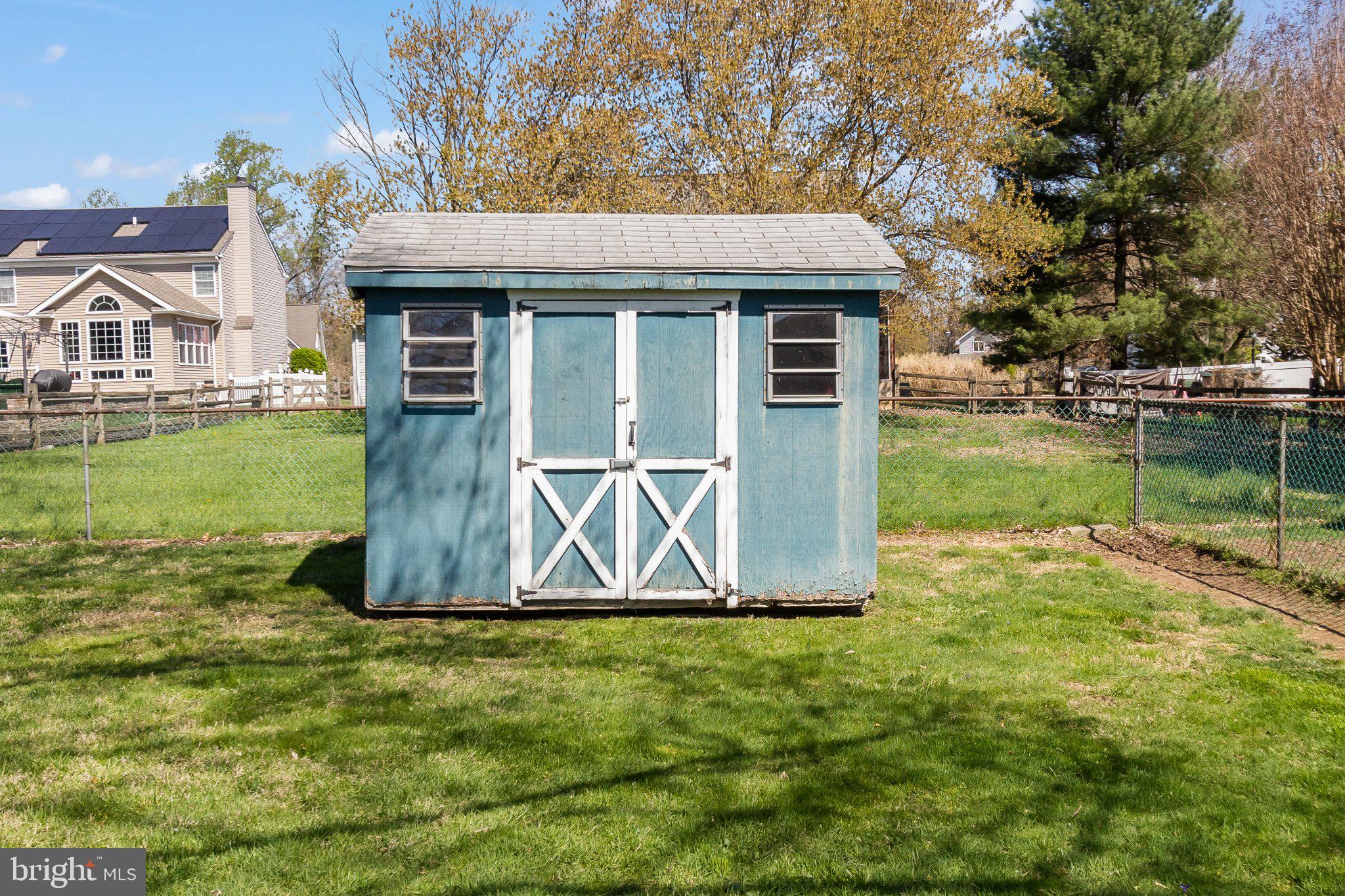 8 Slates End Newark, DE 19702 - Photo 6 of 54 a view of a house with garden