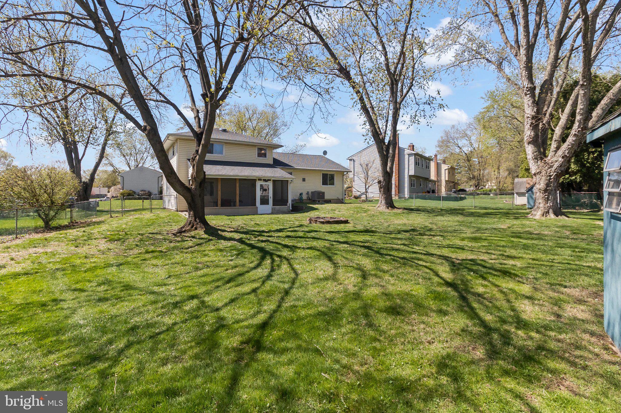8 Slates End Newark, DE 19702 - Photo 8 of 54 Spacious yard with serene trees.