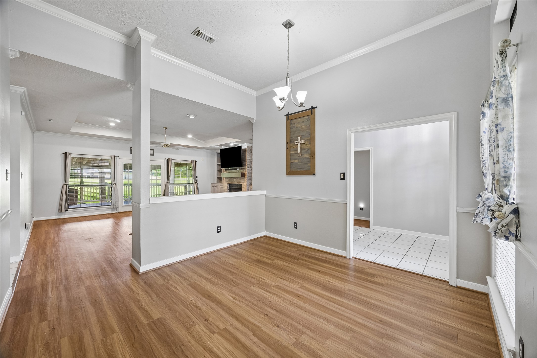 154 7 Coves Road Conroe, TX 77304 - Photo 10 of 32