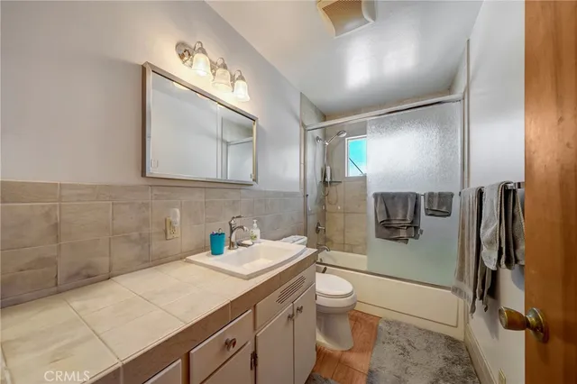 a view of a workspace with furniture