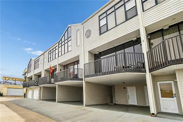 $550,000 | 127 Highway 22, Unit N5, Madisonville, LA 70447