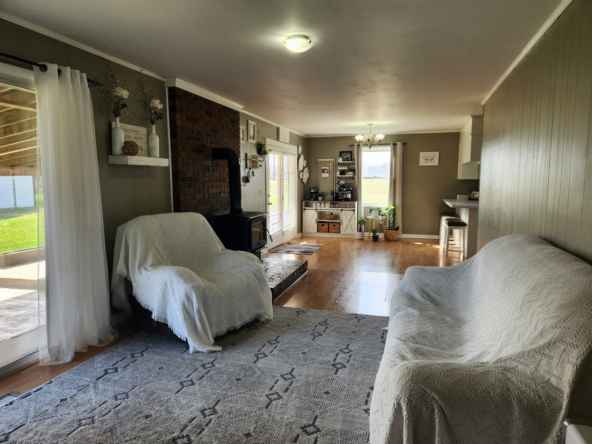 890 Tom Grissom Road Morrison, TN 37357 - Photo 3 of 17 a living room with furniture and a window