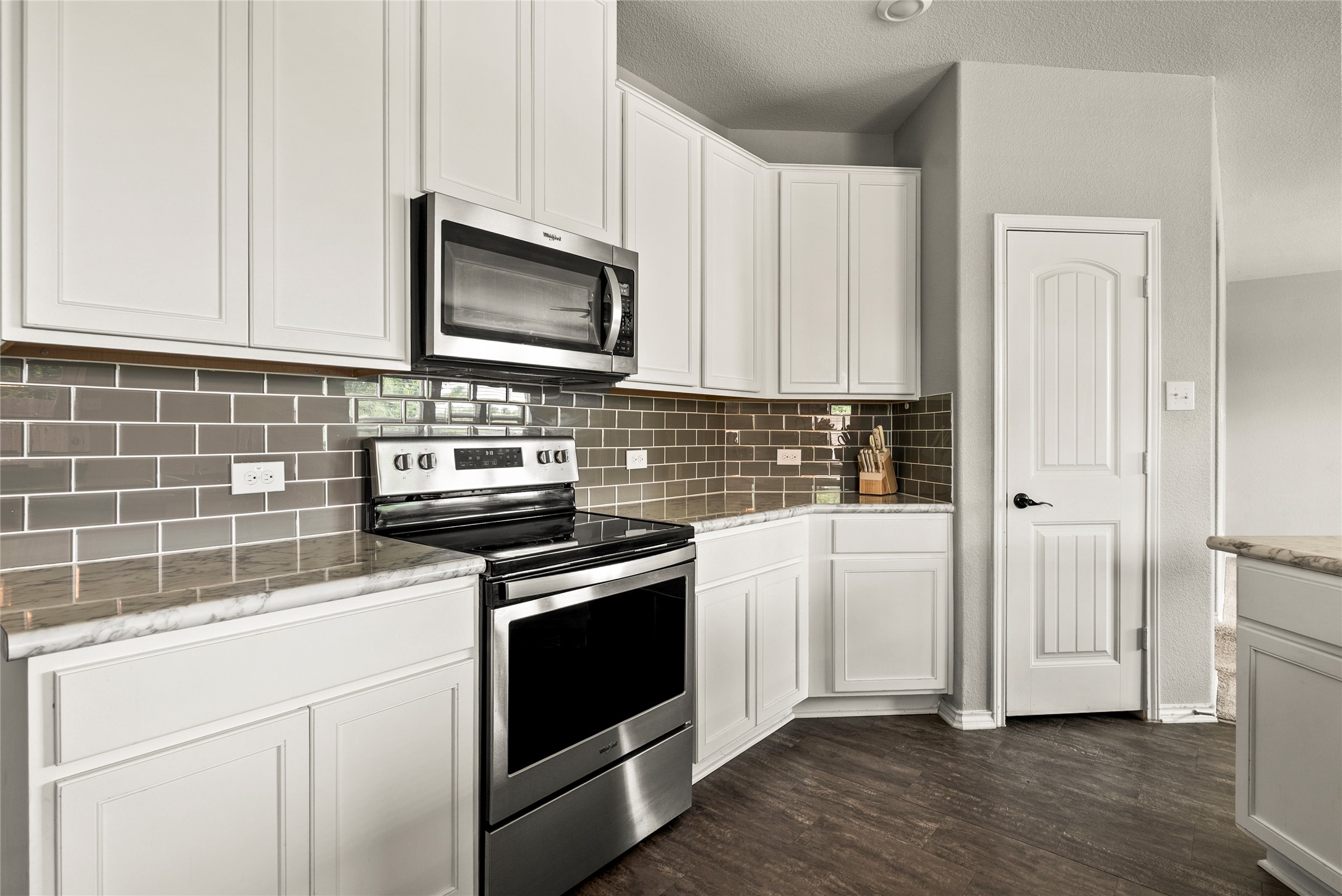 214 Saranac Drive Elgin, TX 78621 - Photo 6 of 30