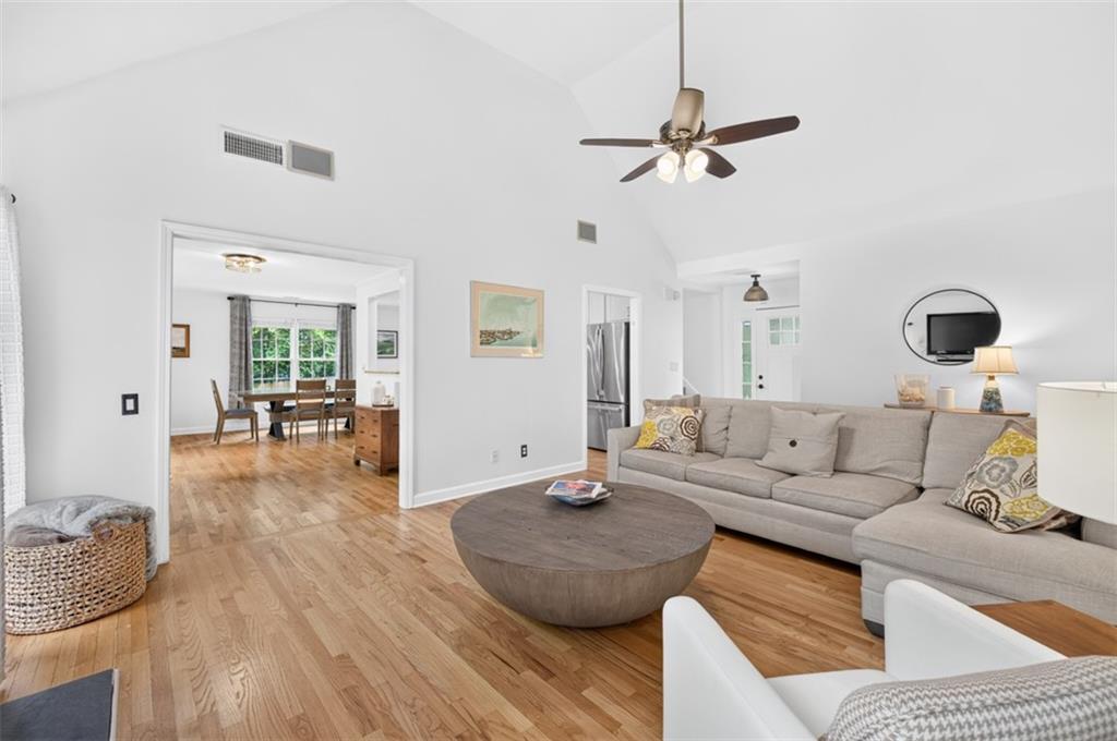 5659 Lakeshore Road Buford, GA 30518 - Photo 11 of 80