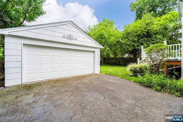 $899,500 | 162 East Fairmount Avenue, Maywood, NJ 07607