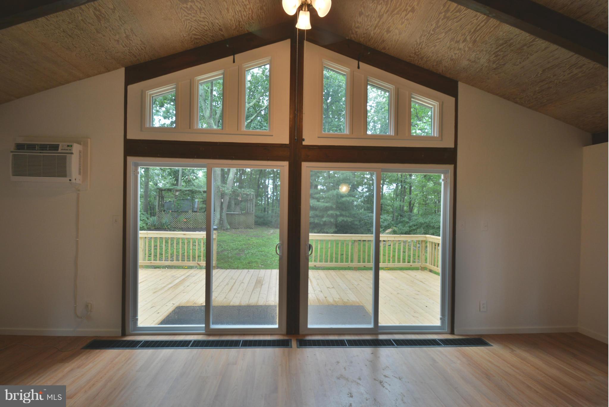 9370 Mountjoy Road Marshall, VA 20115 - Photo 11 of 23 Family Room