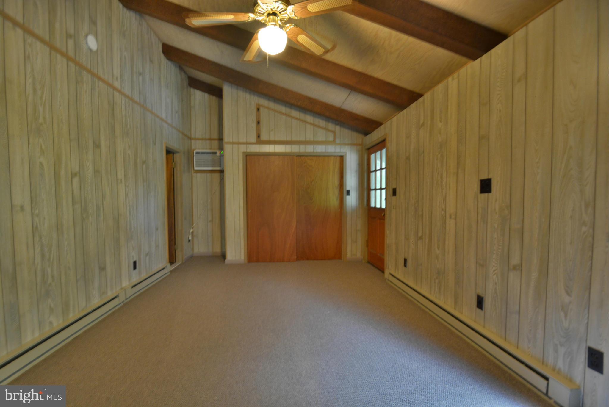 9370 Mountjoy Road Marshall, VA 20115 - Photo 21 of 23 Living Room