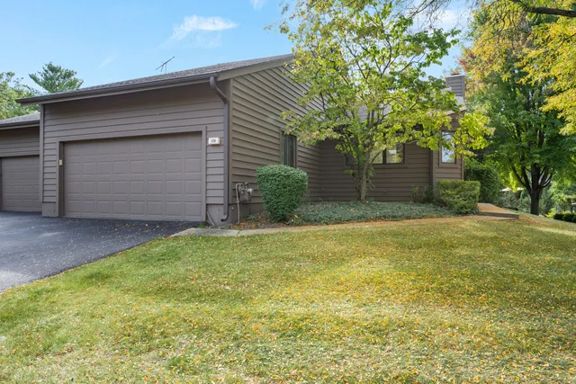 $325,000 | 106 Sumac Court, St. Charles, IL 60174