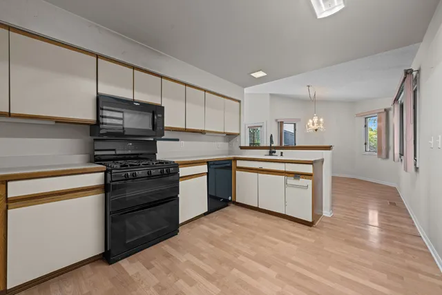 $325,000 | 106 Sumac Court, St. Charles, IL 60174