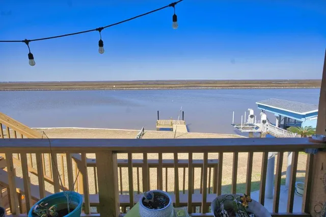 $549,862 | 2061 County Road 230, Sargent, TX 77414