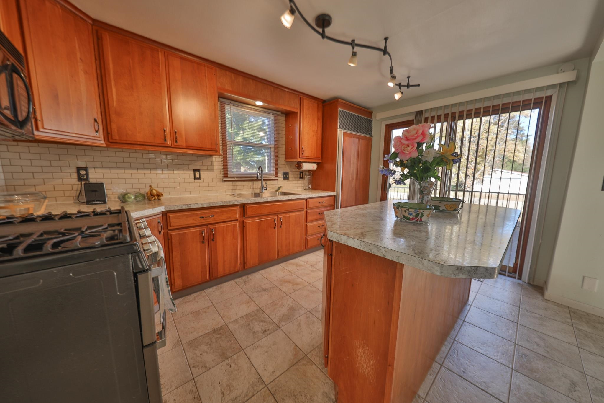 301 Raymond Street Friendship, WI 53934 - Photo 9 of 39