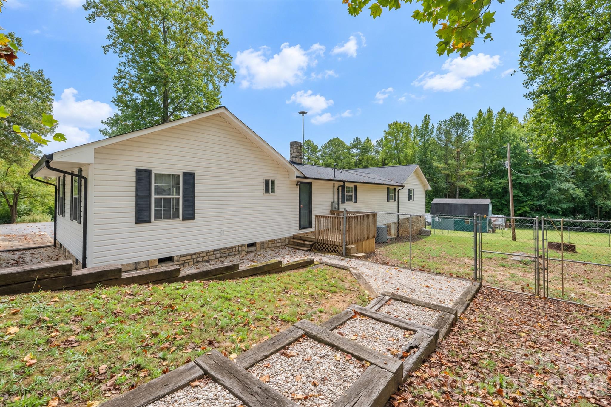 370 Shiloh Road Statesville, NC 28677 - Photo 5 of 47 Gallery Image 5