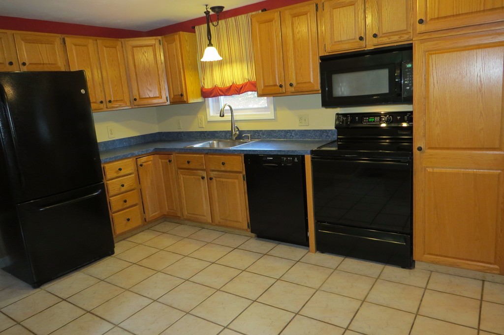 4 Cherokee Road Worcester, MA 01606 - Photo 2 of 14 Gallery Image 2