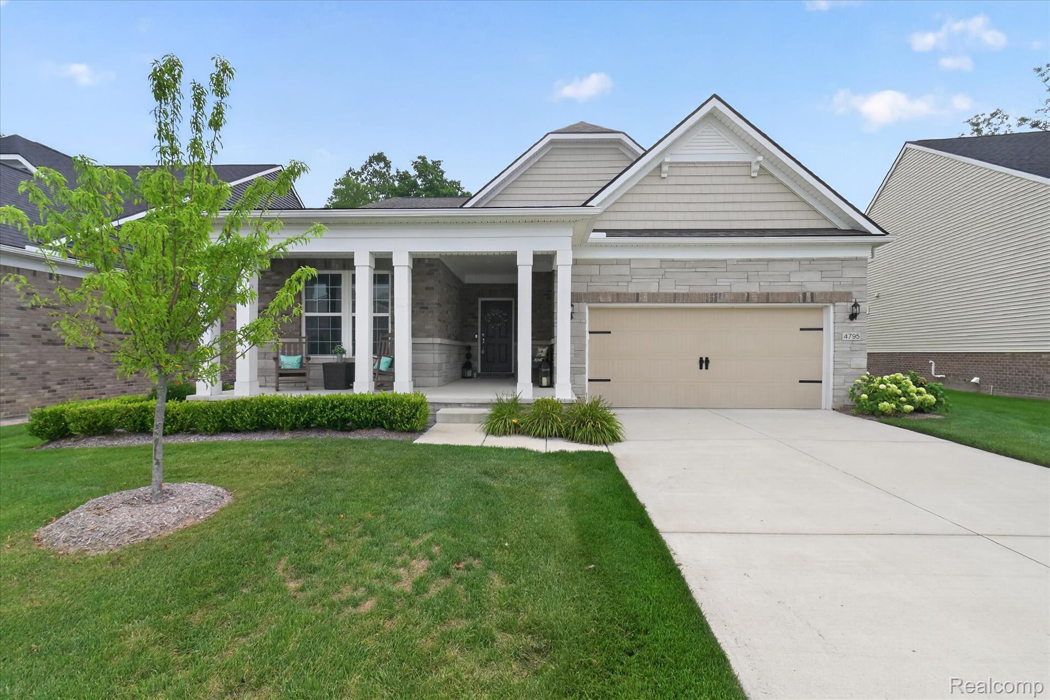Beautiful Canton ranch with a private backyard setting!