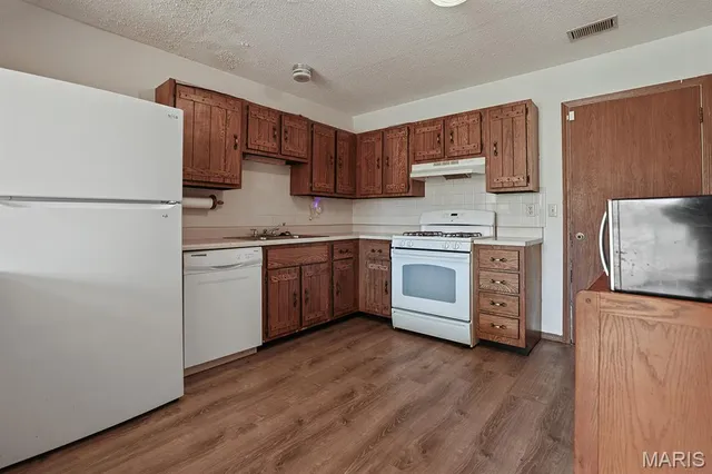 $129,900 | 3722 Candlewyck Club Drive, Unit D, Florissant, MO 63034