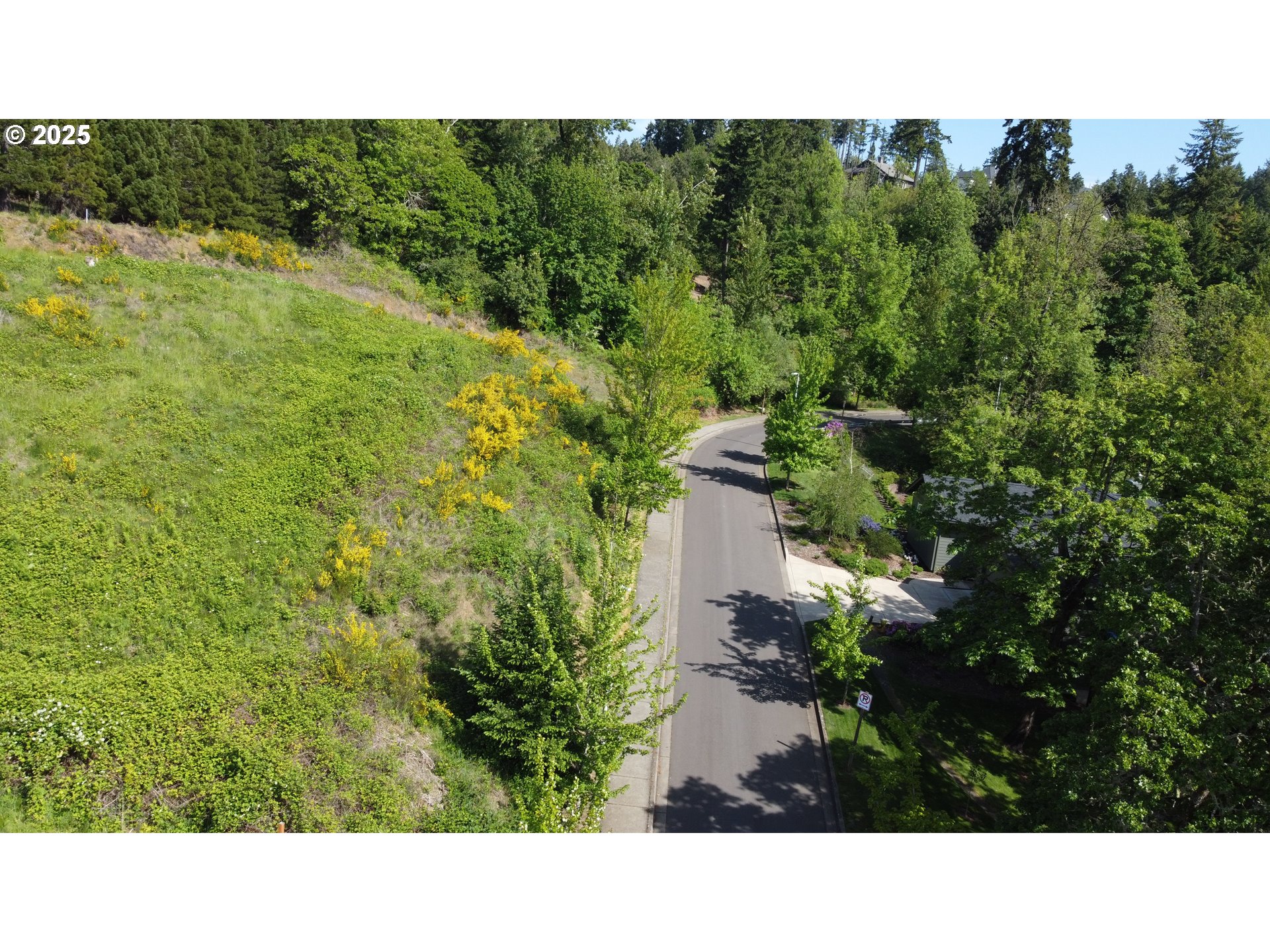 Wendell, Unit 1 Eugene, OR 97405 - Photo 6 of 14 a upper view of a house with a yard