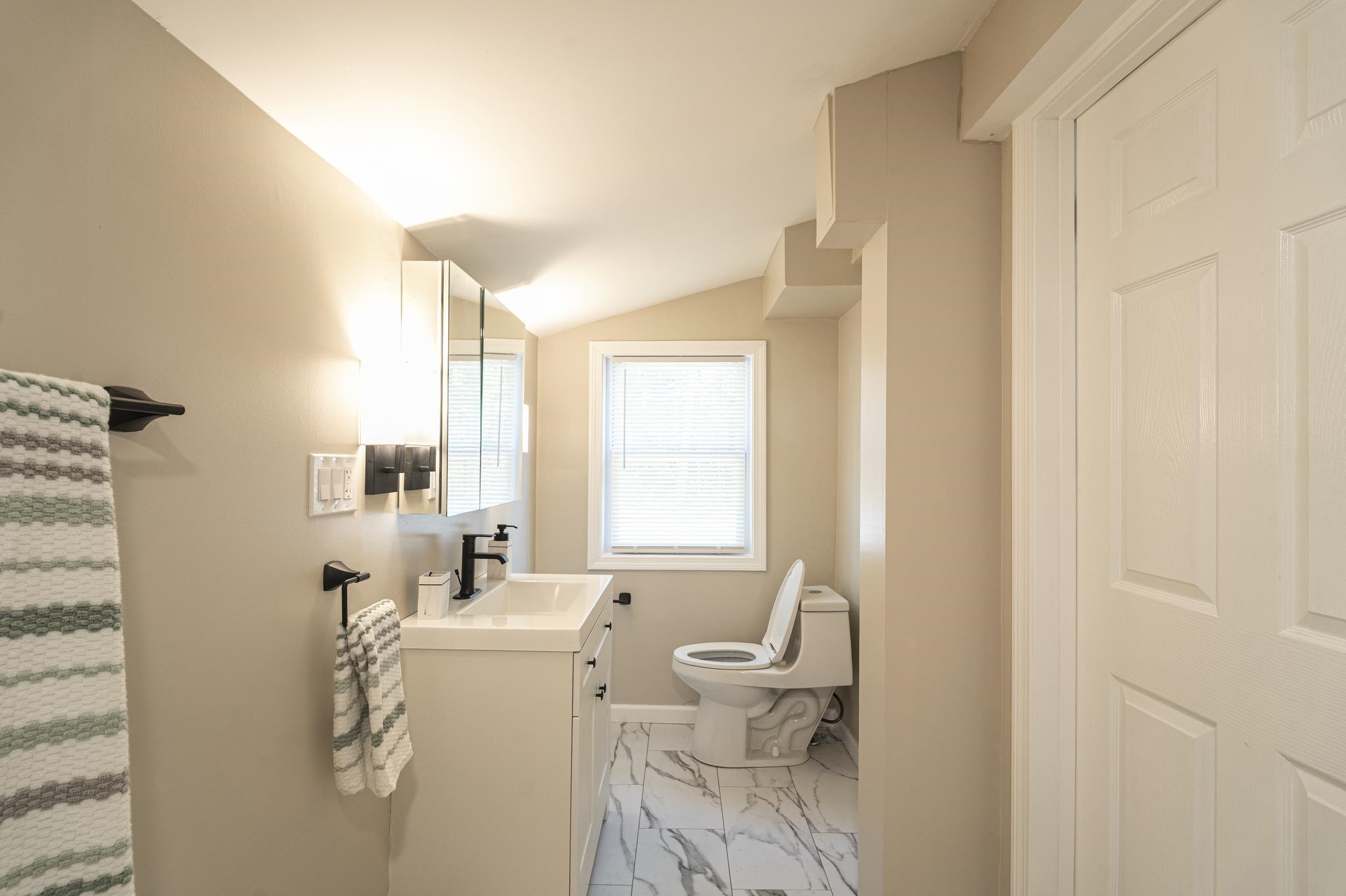 70 Abbott Road Concord, NH 03303 - Photo 11 of 37