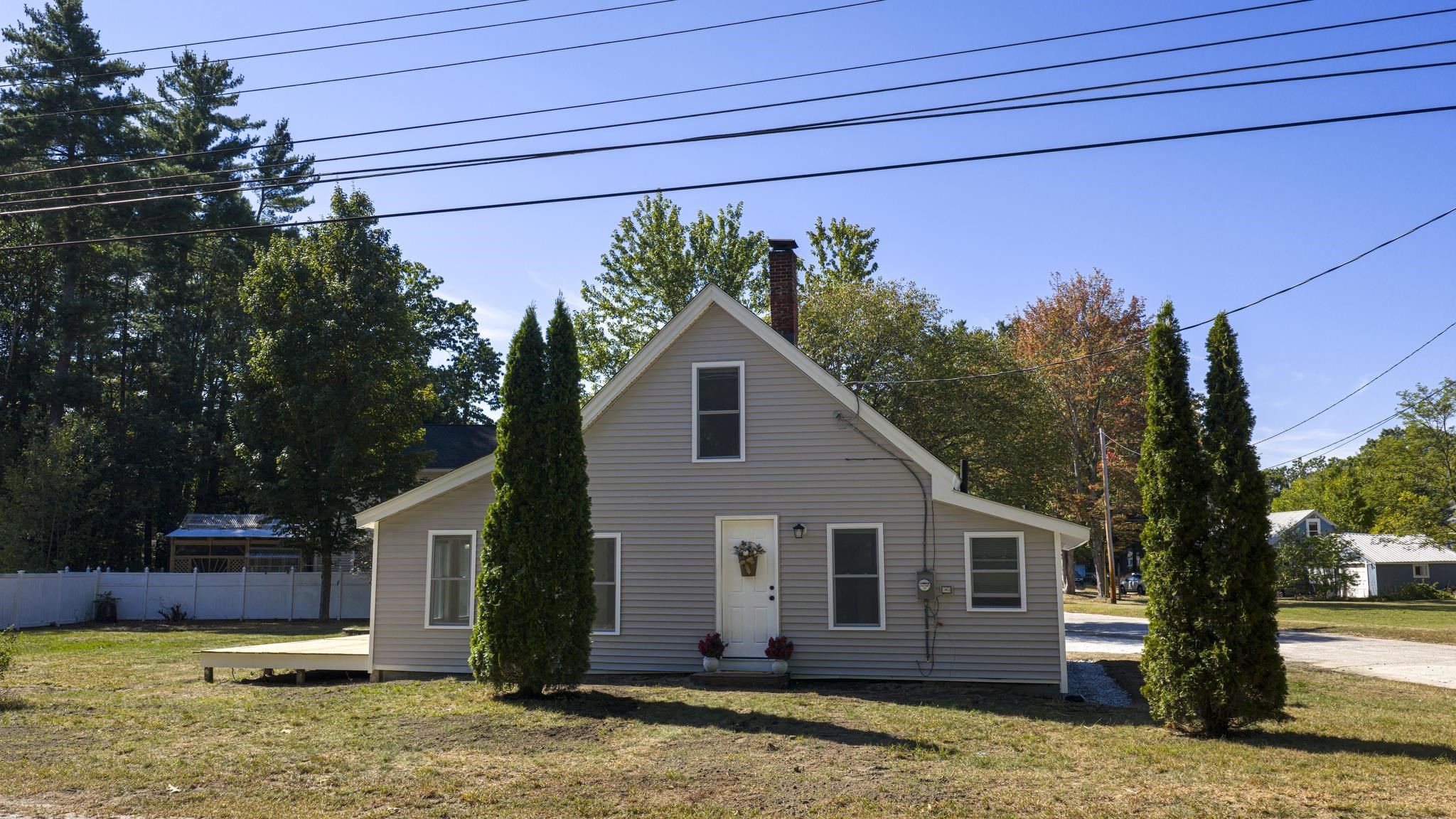 70 Abbott Road Concord, NH 03303 - Photo 2 of 37