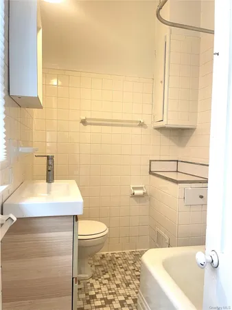$4,000 | 116 Castle Heights Avenue, Nyack, NY 10960