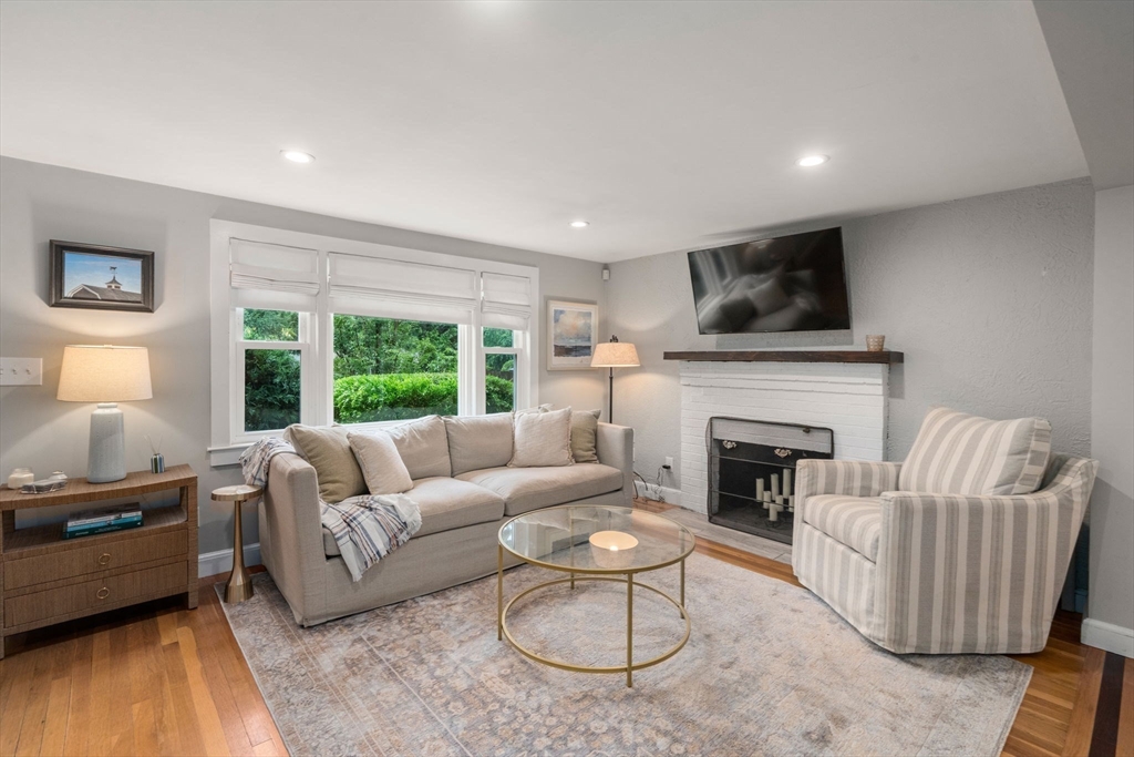 85 Broad Street Walpole, MA 02081 - Photo 8 of 41