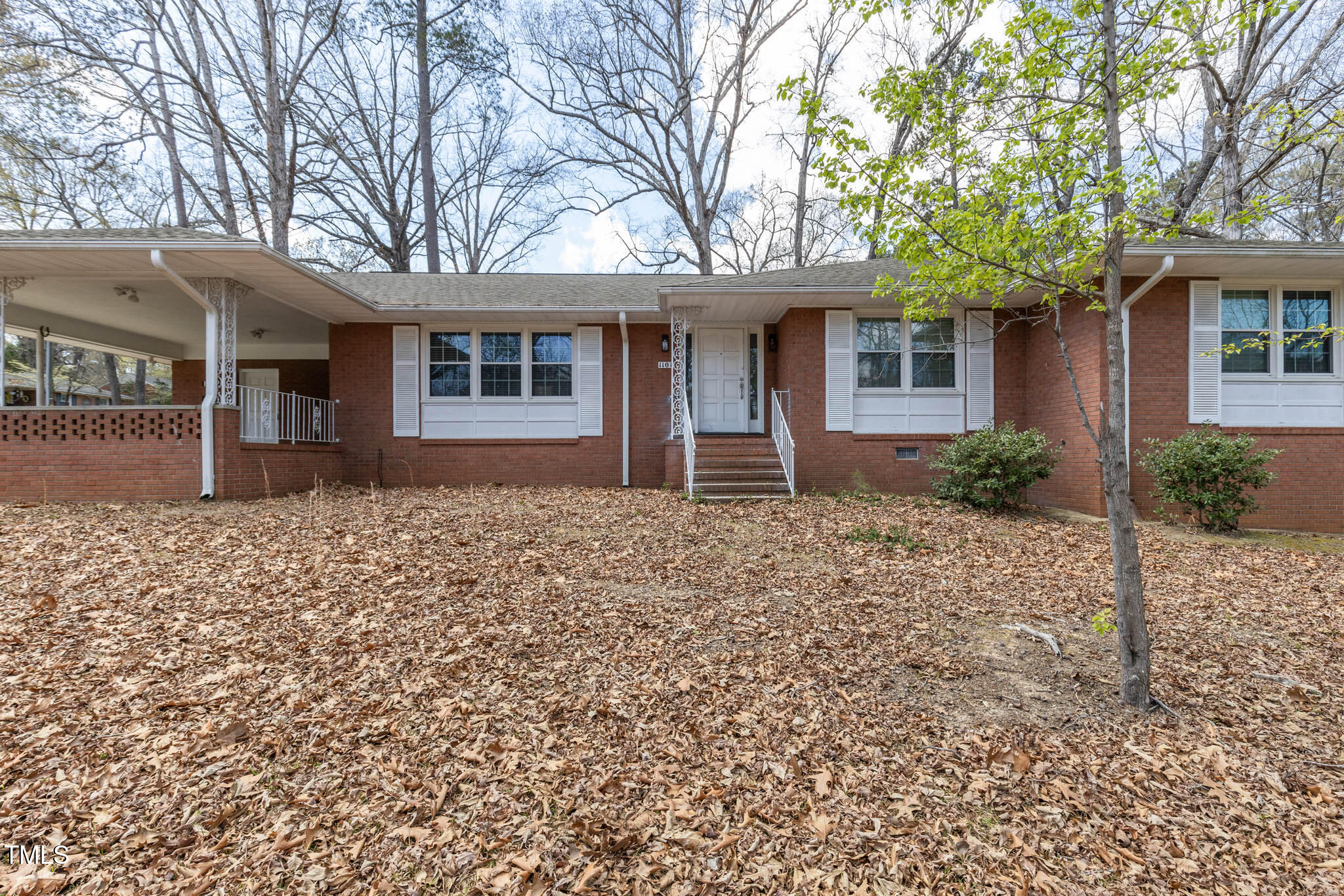 1101 Ivy Road Fayetteville, NC 28303 - Photo 1 of 27 04_1101_Ivy_Rd_Fayetteville_NC_28303_USA