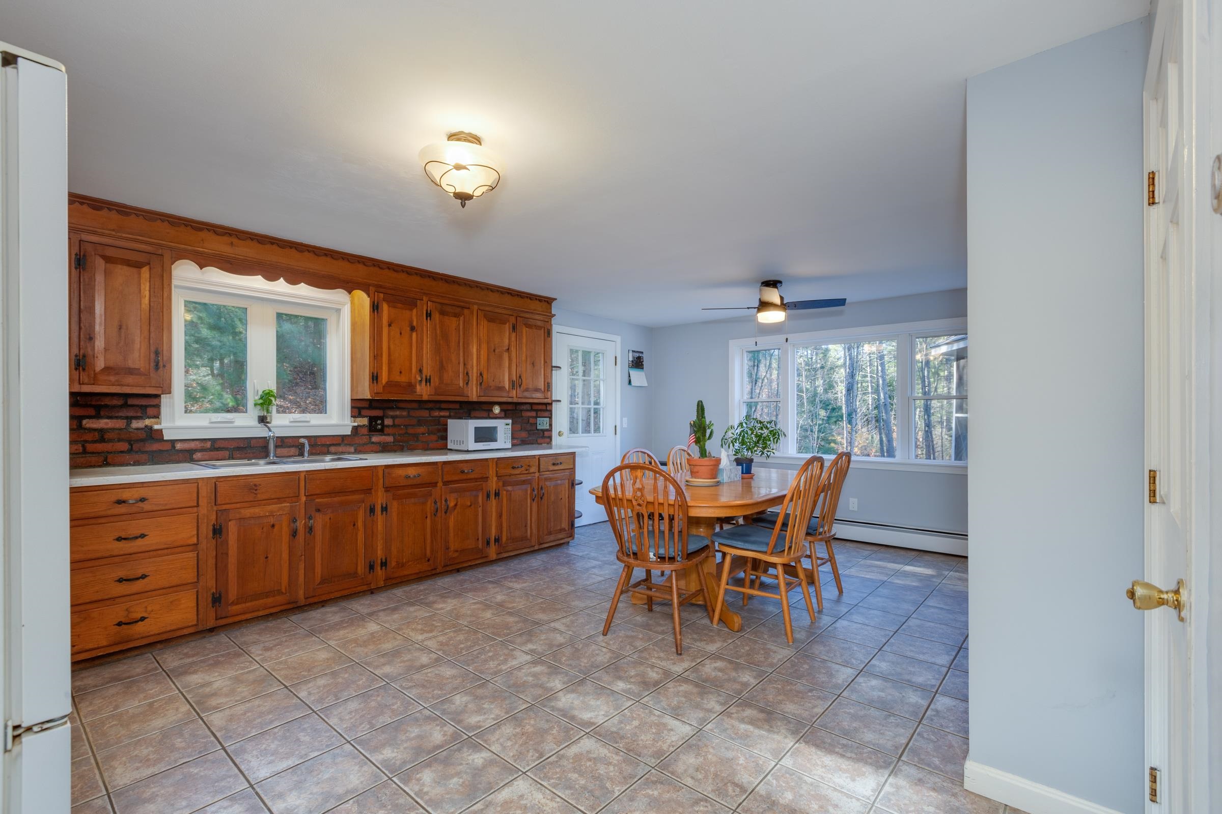 71 Raymond Road Deerfield, NH 03037 - Photo 14 of 40