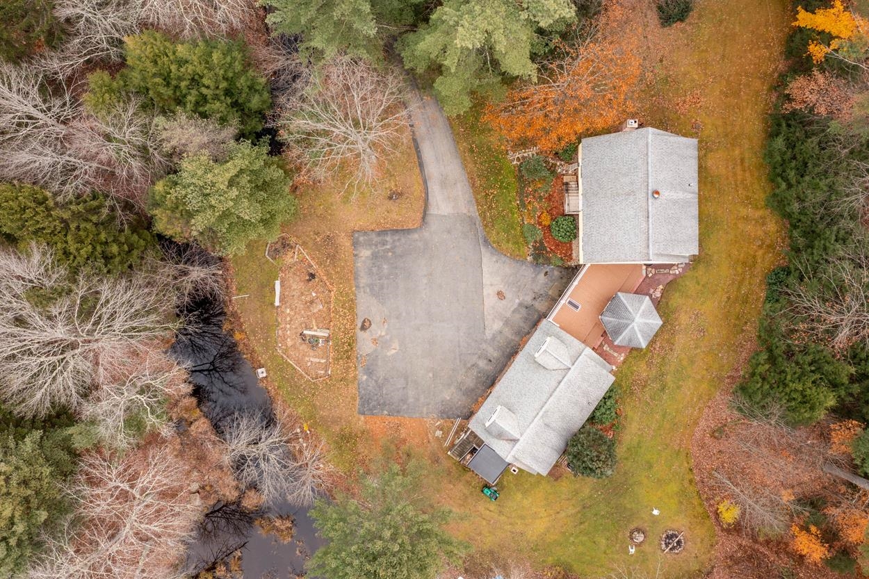 71 Raymond Road Deerfield, NH 03037 - Photo 4 of 40