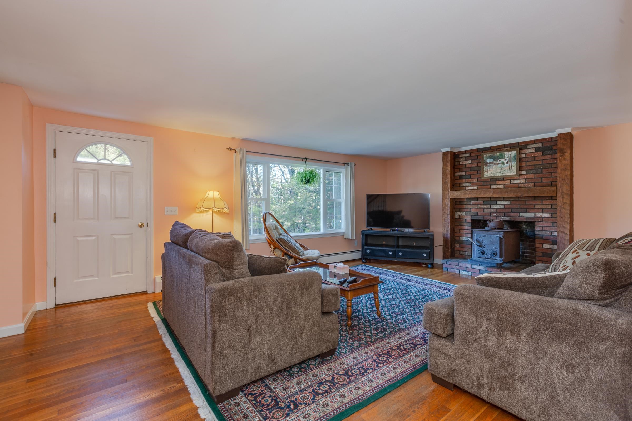 71 Raymond Road Deerfield, NH 03037 - Photo 10 of 40