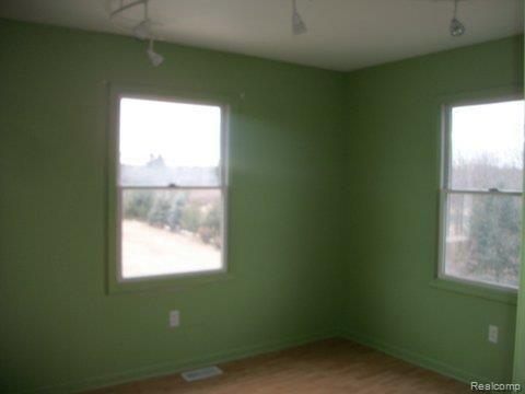 12158 County Line Road Ortonville, MI 48462 - Photo 10 of 18 100_0748.JPG