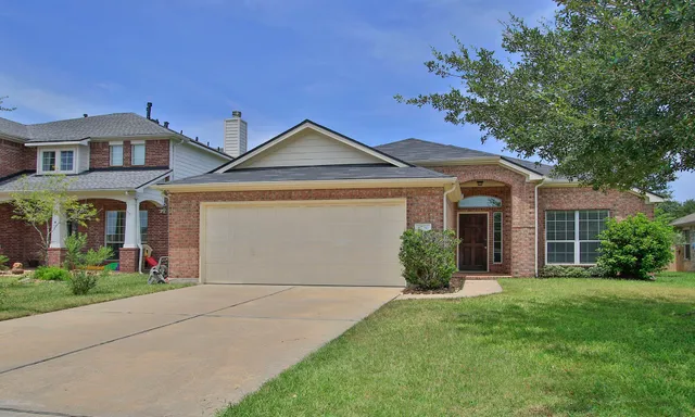 $2,200 | 8730 Cedar Walk Drive, Tomball, TX 77375