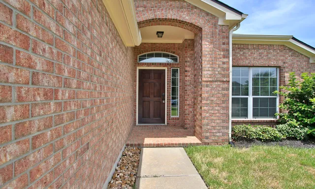 $2,200 | 8730 Cedar Walk Drive, Tomball, TX 77375