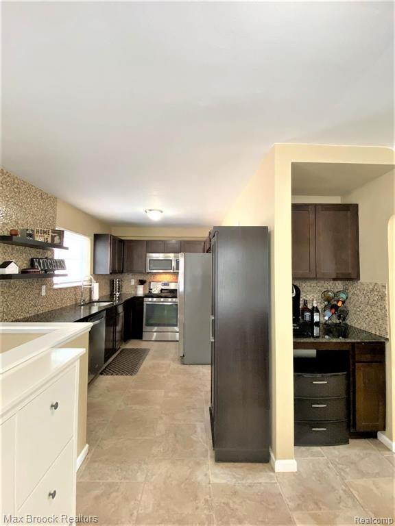 2056 Princeton Road Berkley, MI 48072 - Photo 6 of 27