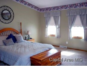 4335 Comanche Drive Springfield, IL 62711 - Photo 11 of 17