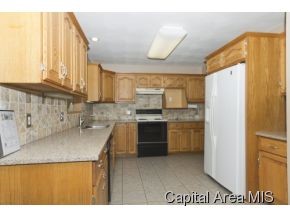 4335 Comanche Drive Springfield, IL 62711 - Photo 4 of 17