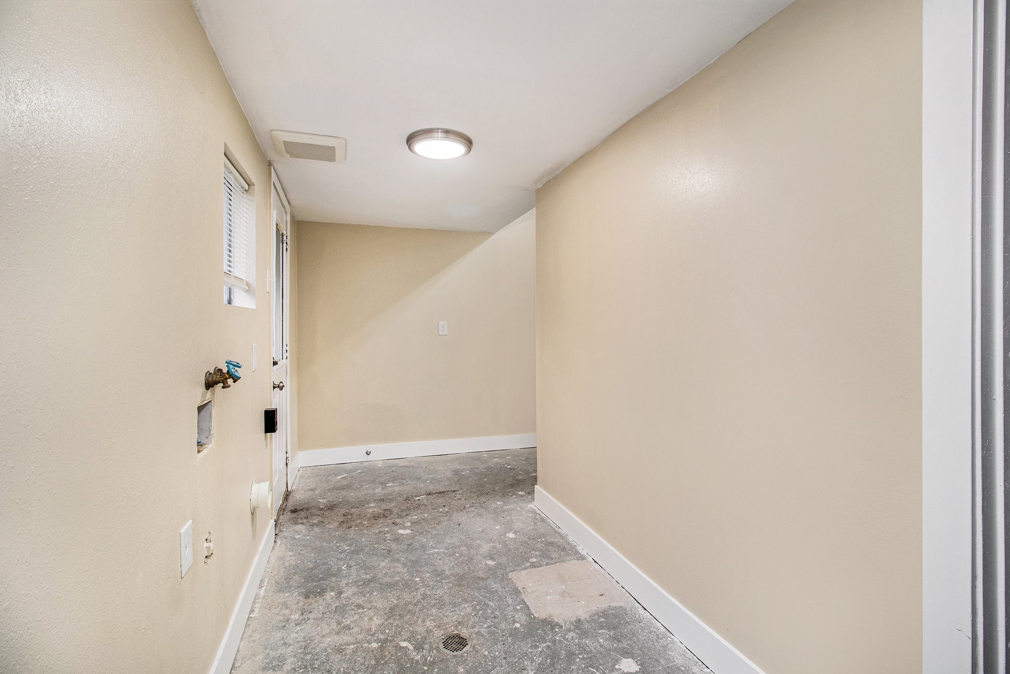 12225 Dumas Street Houston, TX 77034 - Photo 12 of 17 a view of an empty room