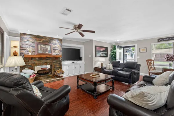 $425,000 | 1907 Wes Hardin Circle, Bonham, TX 75418