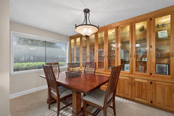 $425,000 | 1907 Wes Hardin Circle, Bonham, TX 75418