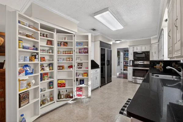 $425,000 | 1907 Wes Hardin Circle, Bonham, TX 75418