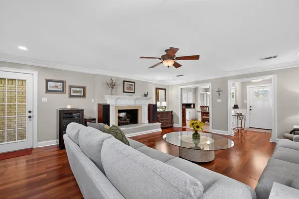 $425,000 | 1907 Wes Hardin Circle, Bonham, TX 75418