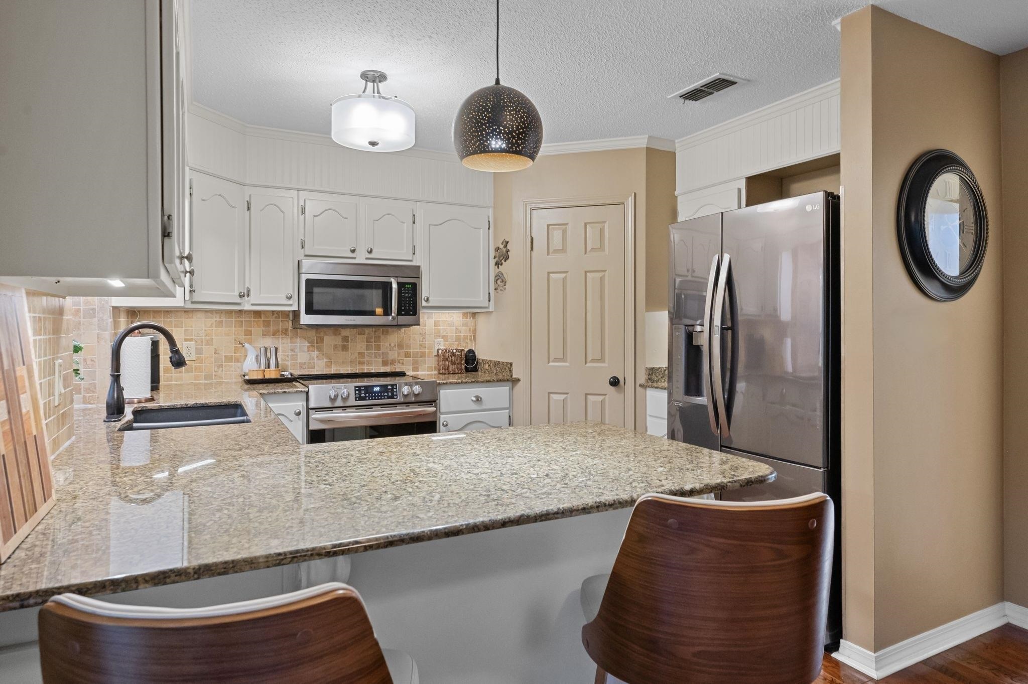 510 Ridgewood Drive Daphne, AL 36526 - Photo 14 of 51 Kitchen