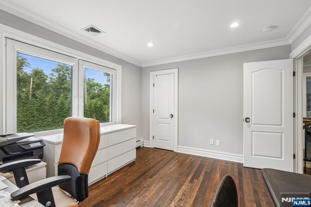 689 Colonial Road Franklin Lakes, NJ 07417 - Photo 39 of 42 Gallery Image 39