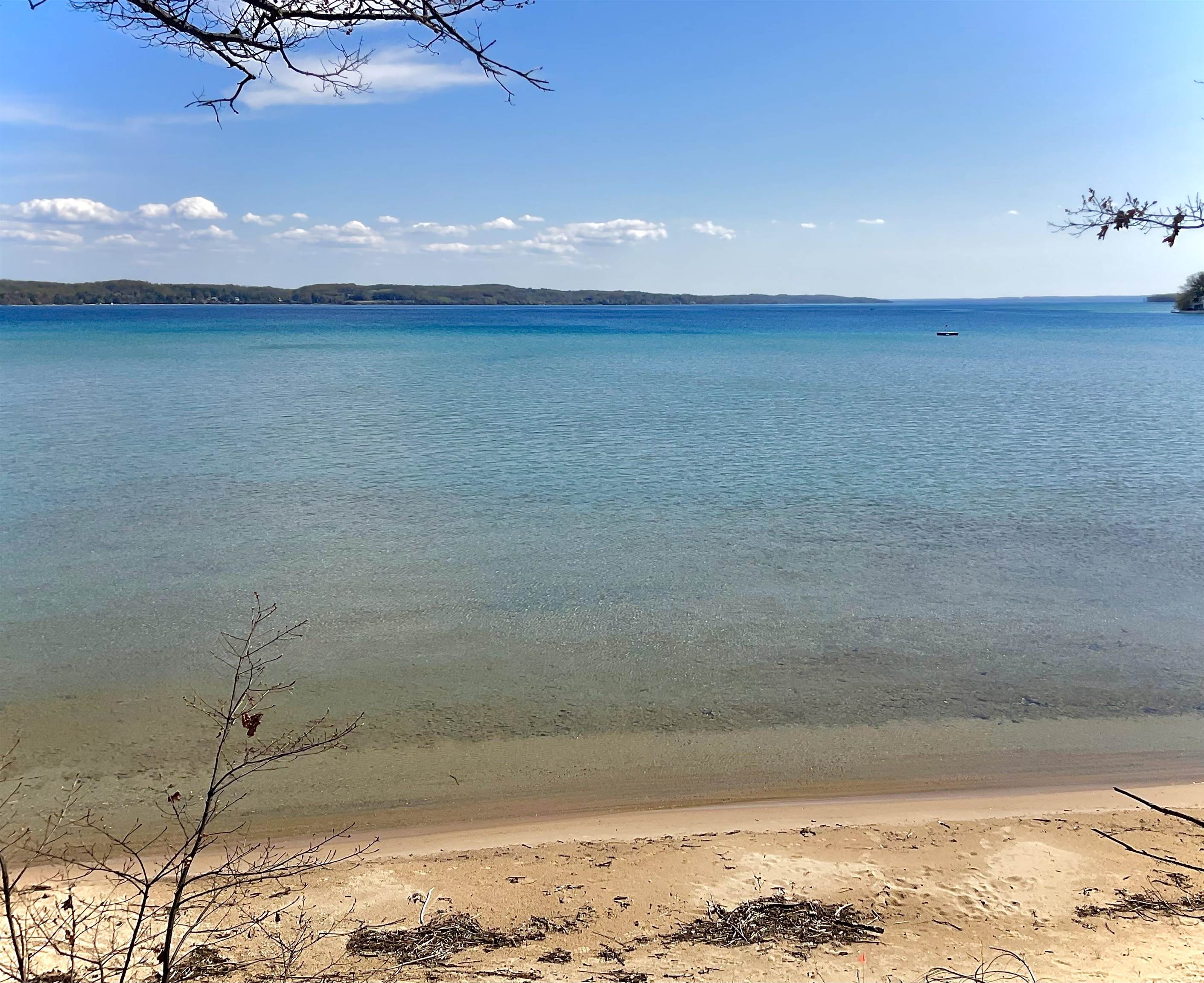 Vac Estate Neahtawanta Road Traverse City, MI 49686 - Photo 2 of 23 1913933-1.JPG