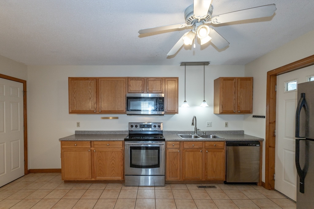 119 Union Street, Unit 4 Westfield, MA 01085 - Photo 8 of 29