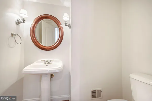 $5,000 | 172 Cameron Station Boulevard, Alexandria, VA 22304