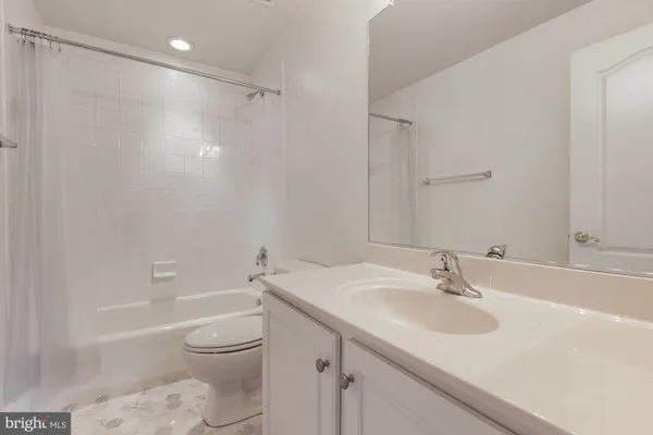 $5,000 | 172 Cameron Station Boulevard, Alexandria, VA 22304