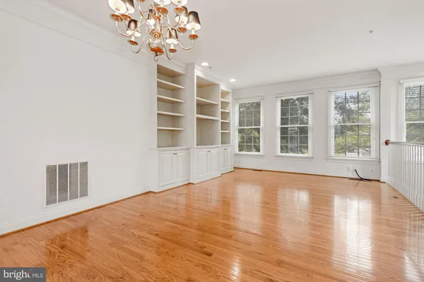 $5,000 | 172 Cameron Station Boulevard, Alexandria, VA 22304