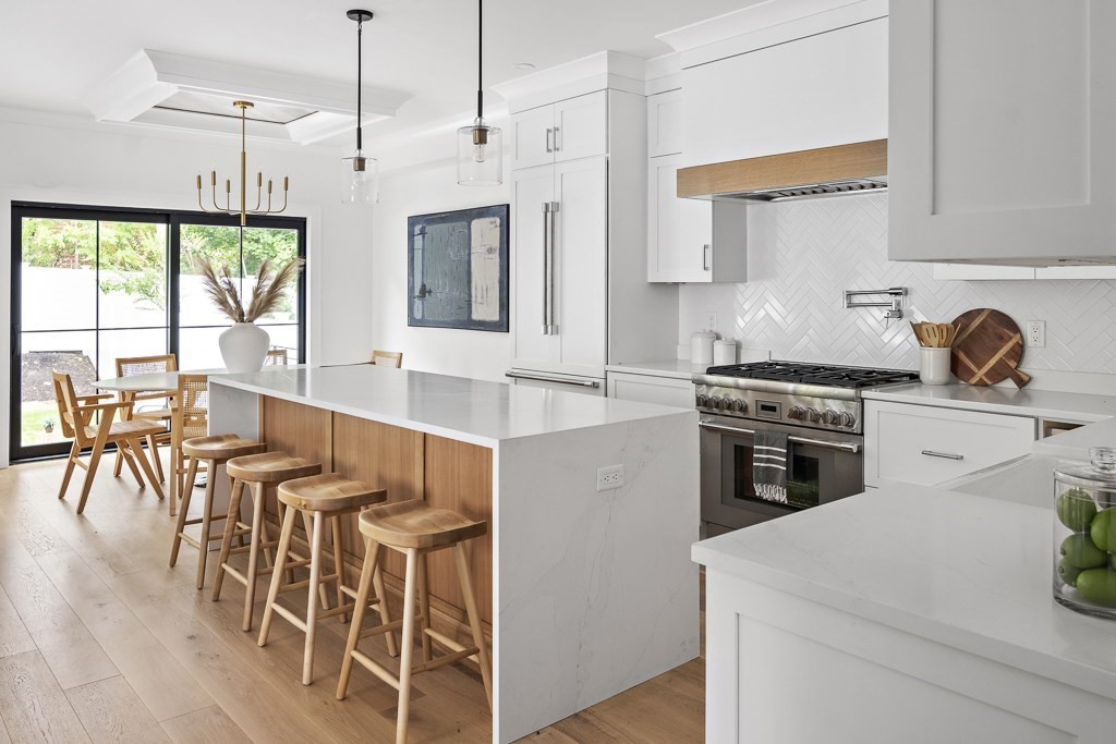 453 Albemarle Road, Unit A Newton, MA 02460 - Photo 2 of 32